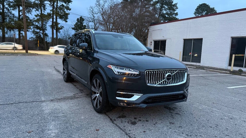2022 VOLVO XC90