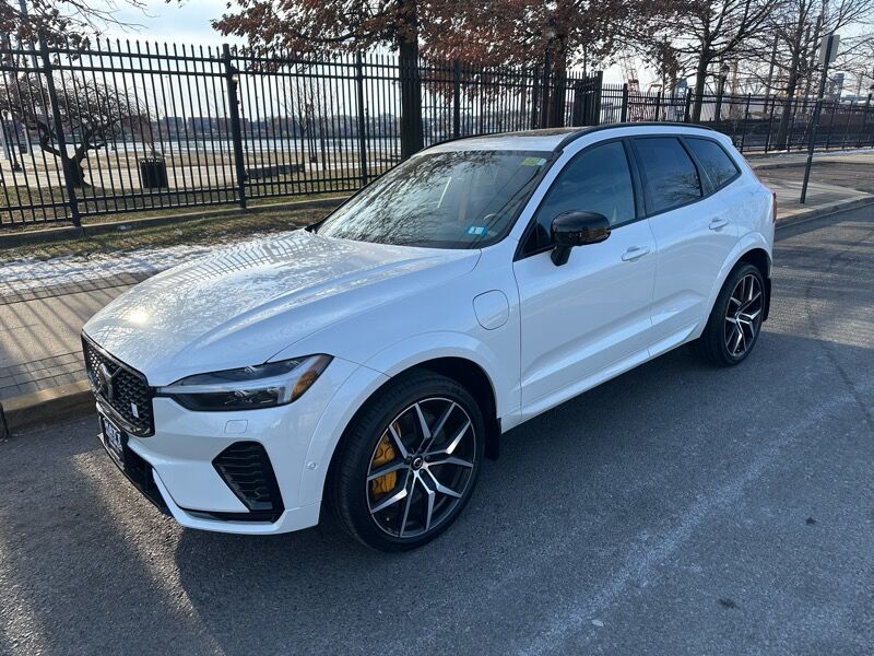 2025 VOLVO XC60
