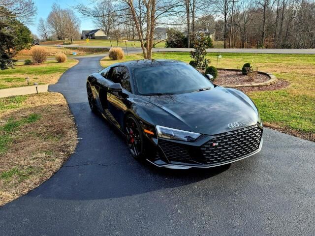 2021 AUDI R8