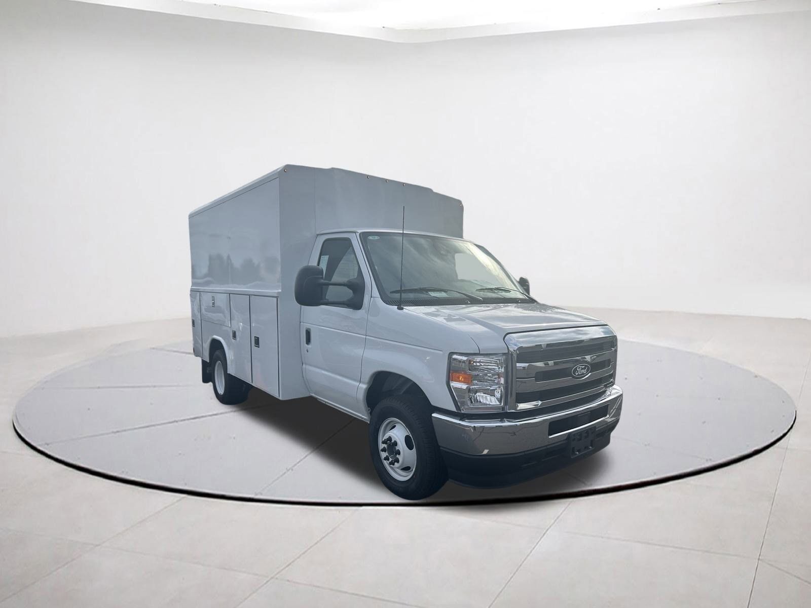 2026 FORD E-350
