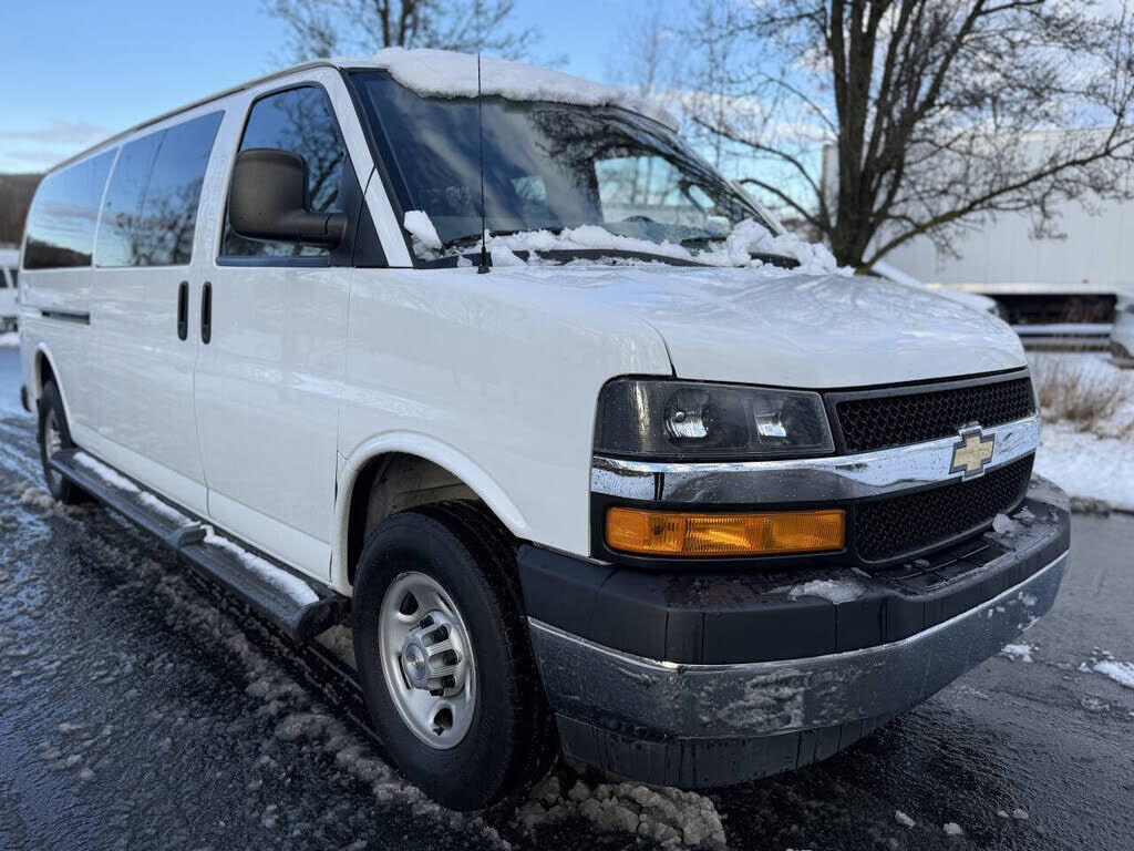 2023 CHEVROLET Express