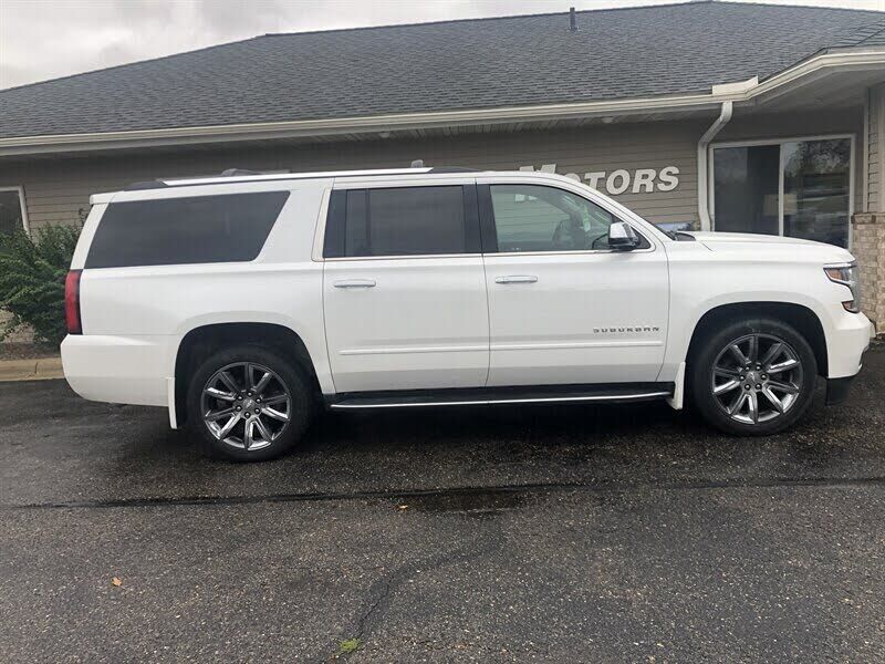 2017 CHEVROLET Suburban