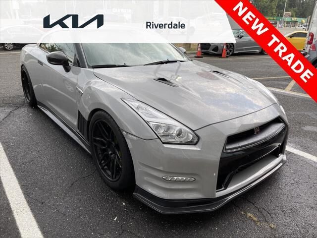 2015 NISSAN GT-R