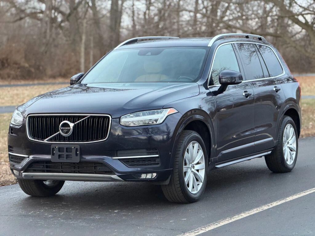 2017 VOLVO XC90
