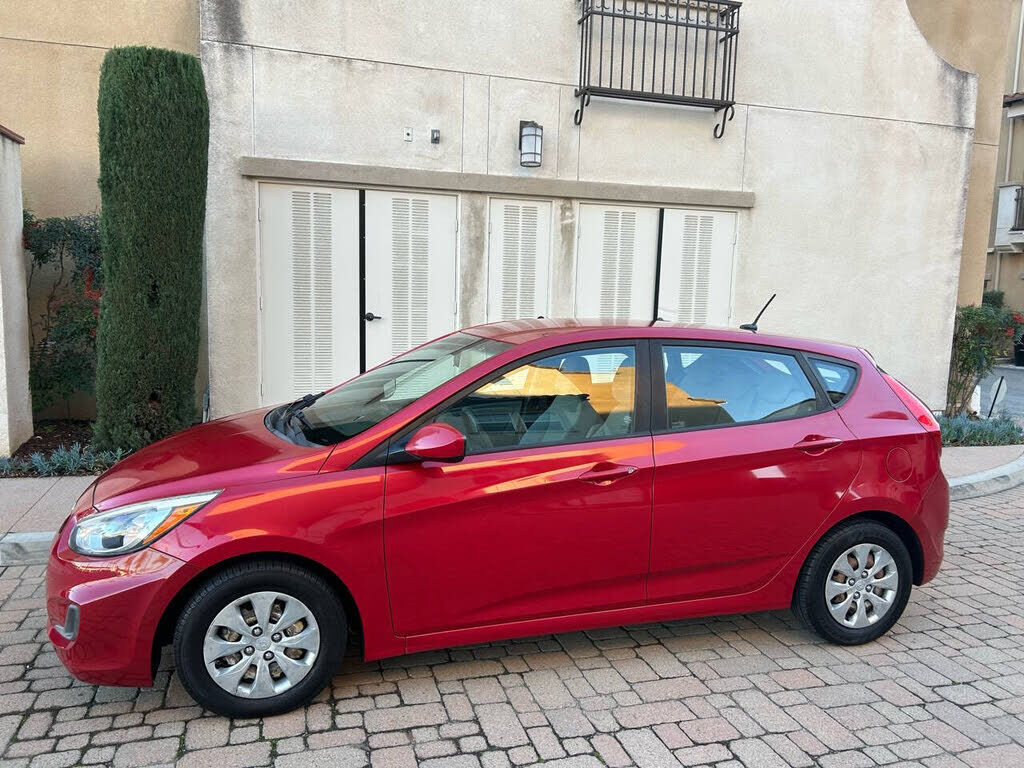 2016 HYUNDAI Accent