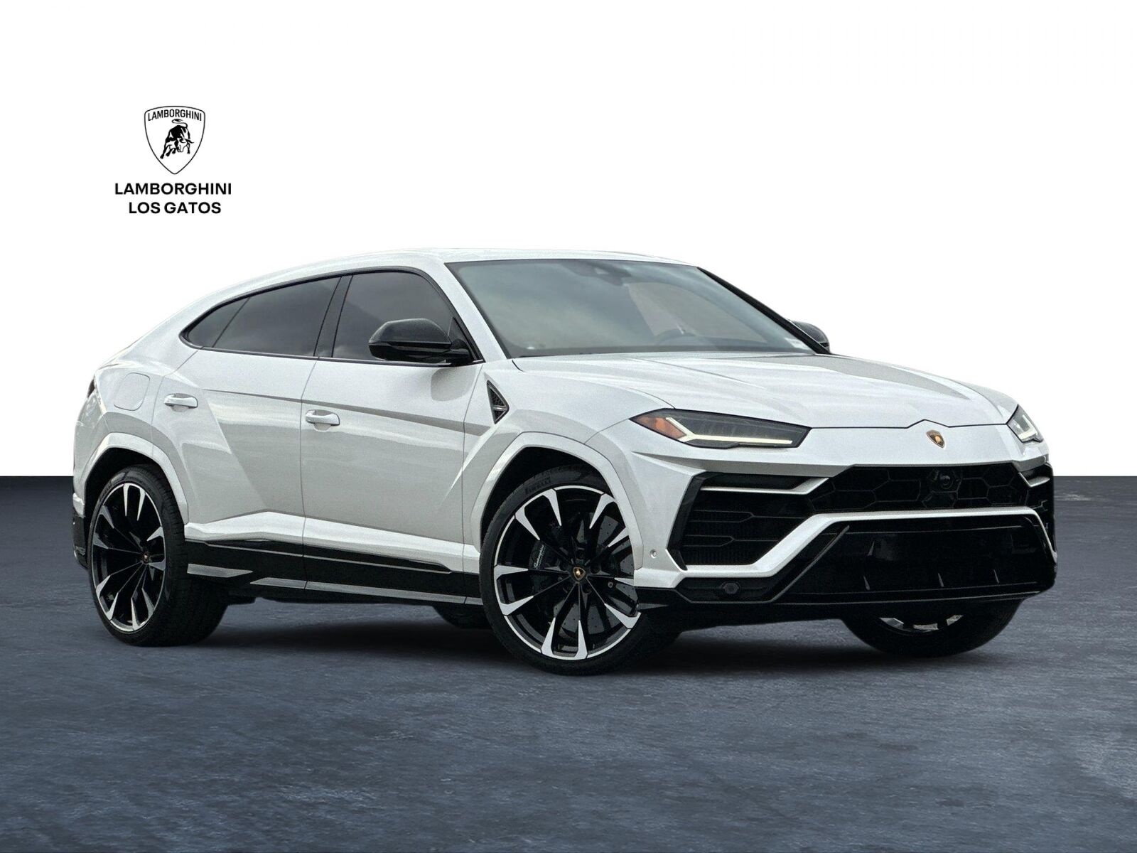 2022 LAMBORGHINI URUS