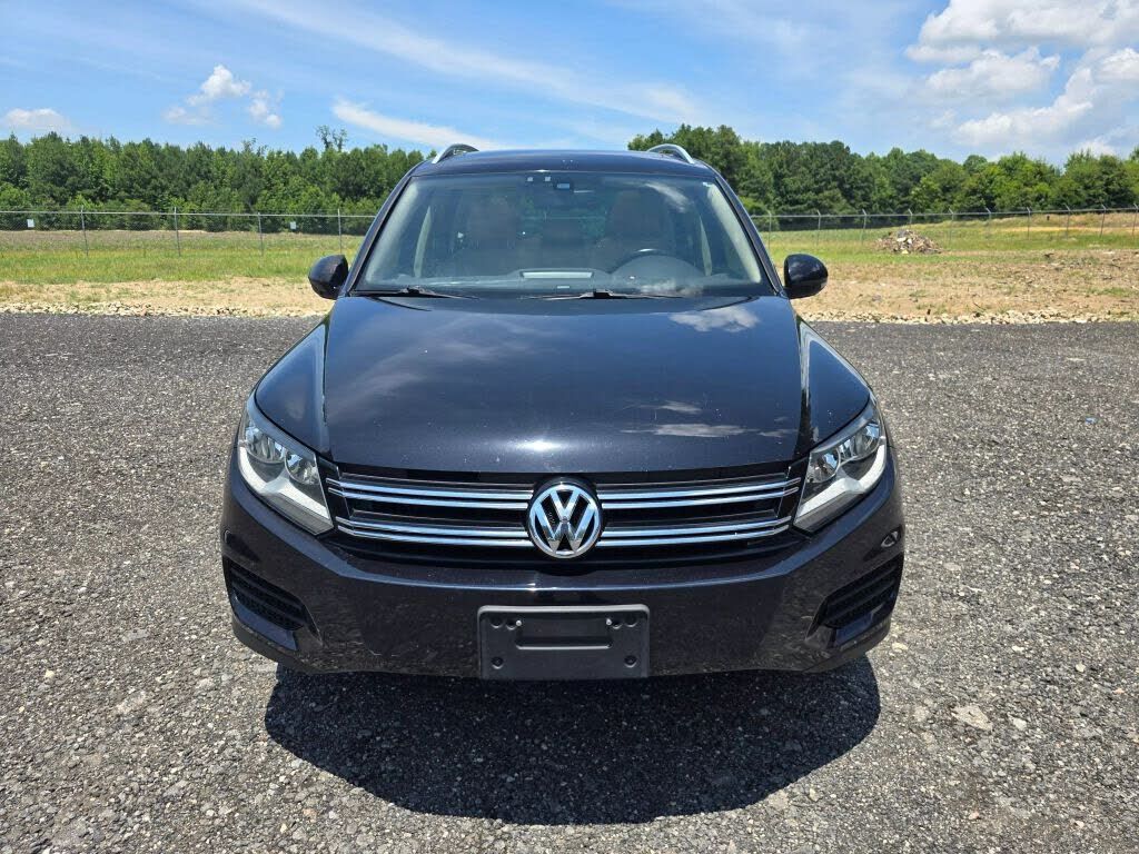 2017 VOLKSWAGEN Tiguan