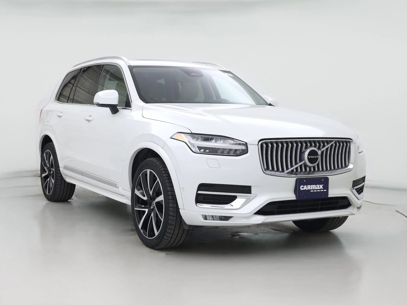2023 VOLVO XC90