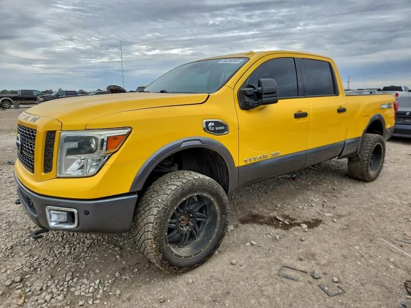 2016 NISSAN Titan