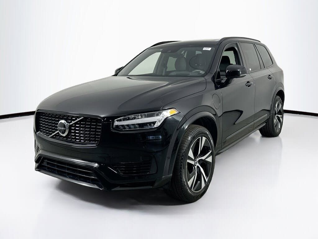 2022 VOLVO XC90