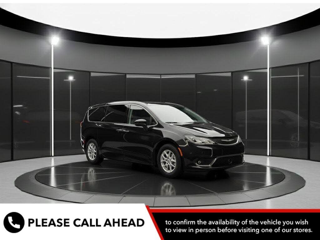 2023 CHRYSLER Voyager