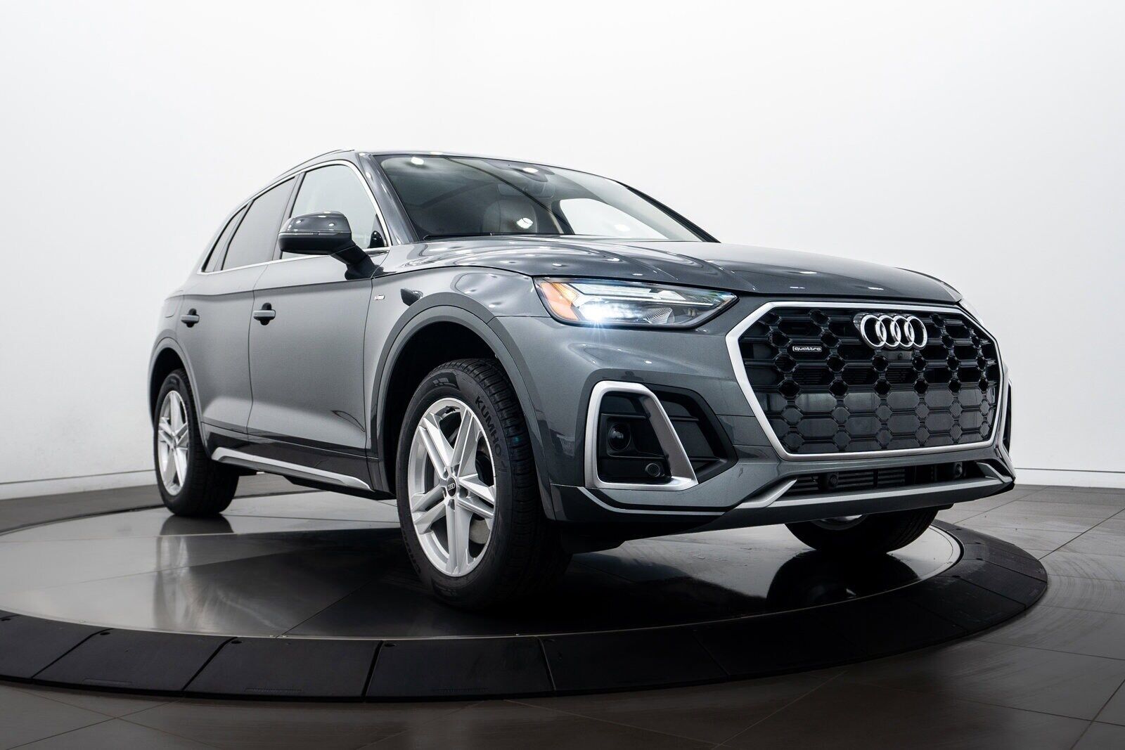 2024 AUDI Q5 e