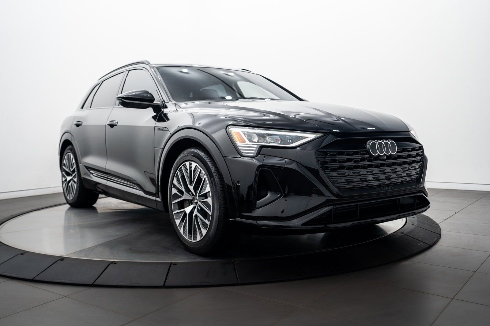2024 Audi Q8