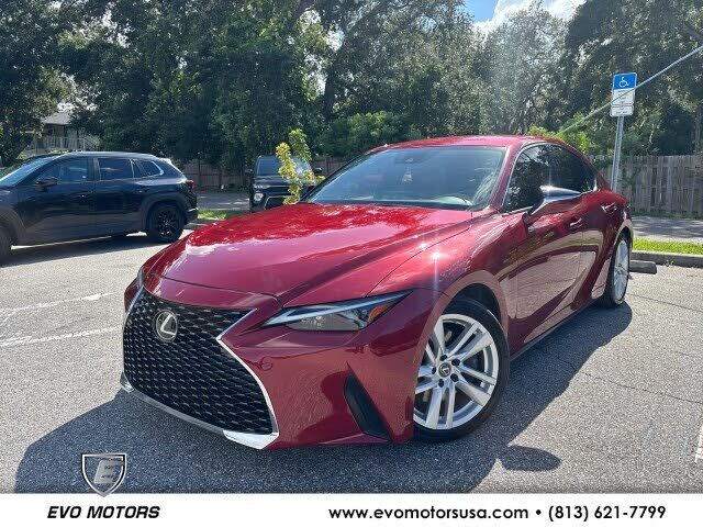 2022 LEXUS IS