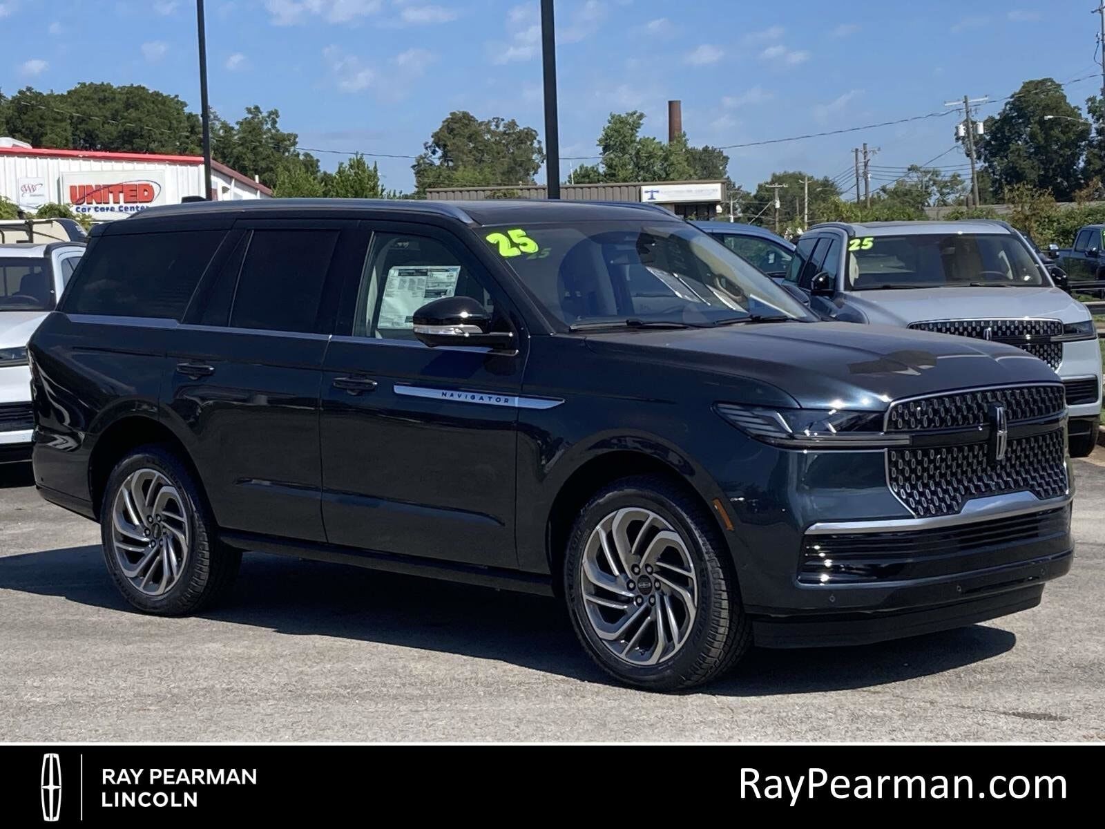 2025 LINCOLN Navigator