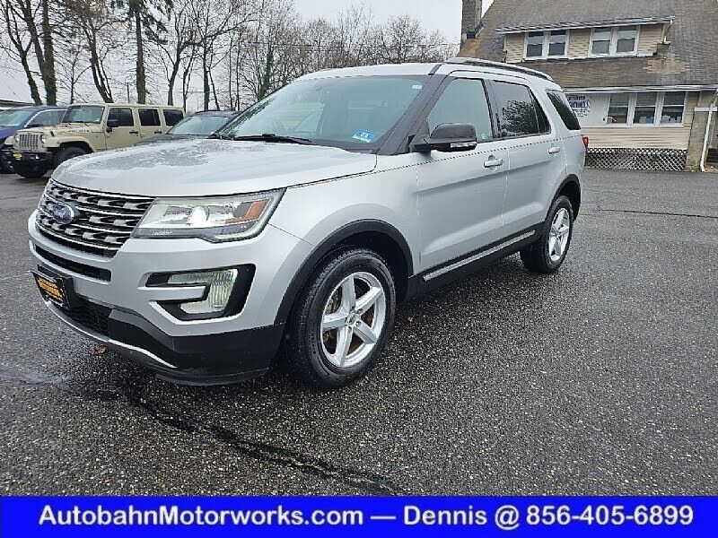 2017 FORD Explorer