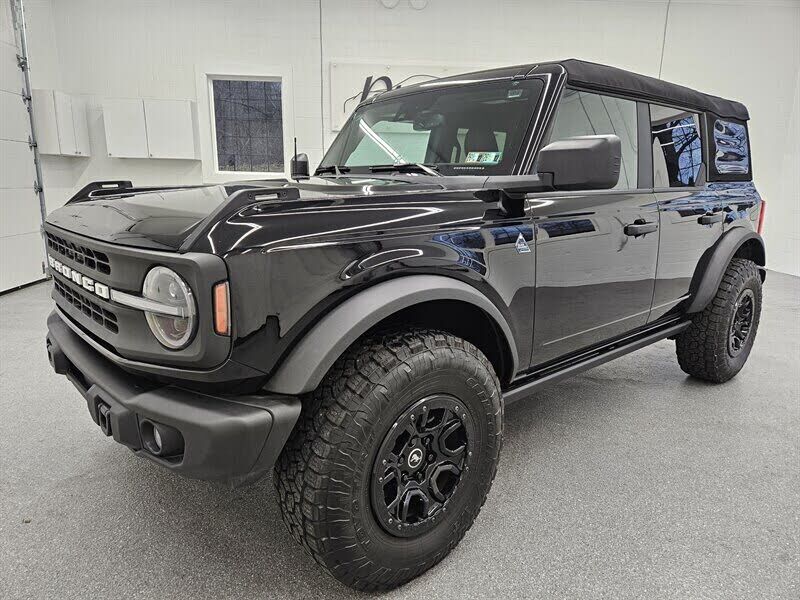 2023 FORD Bronco
