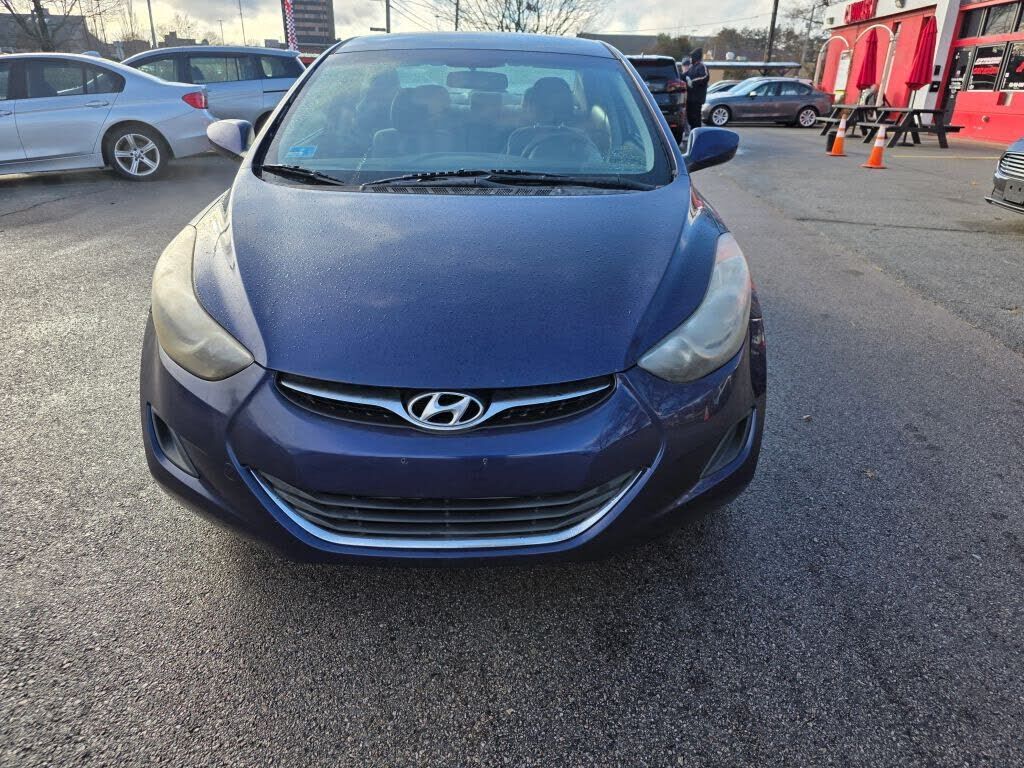 2012 HYUNDAI Elantra