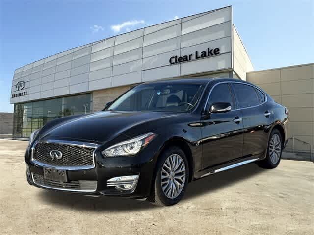 Infiniti Q70L