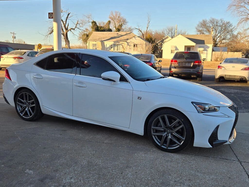 2019 LEXUS IS