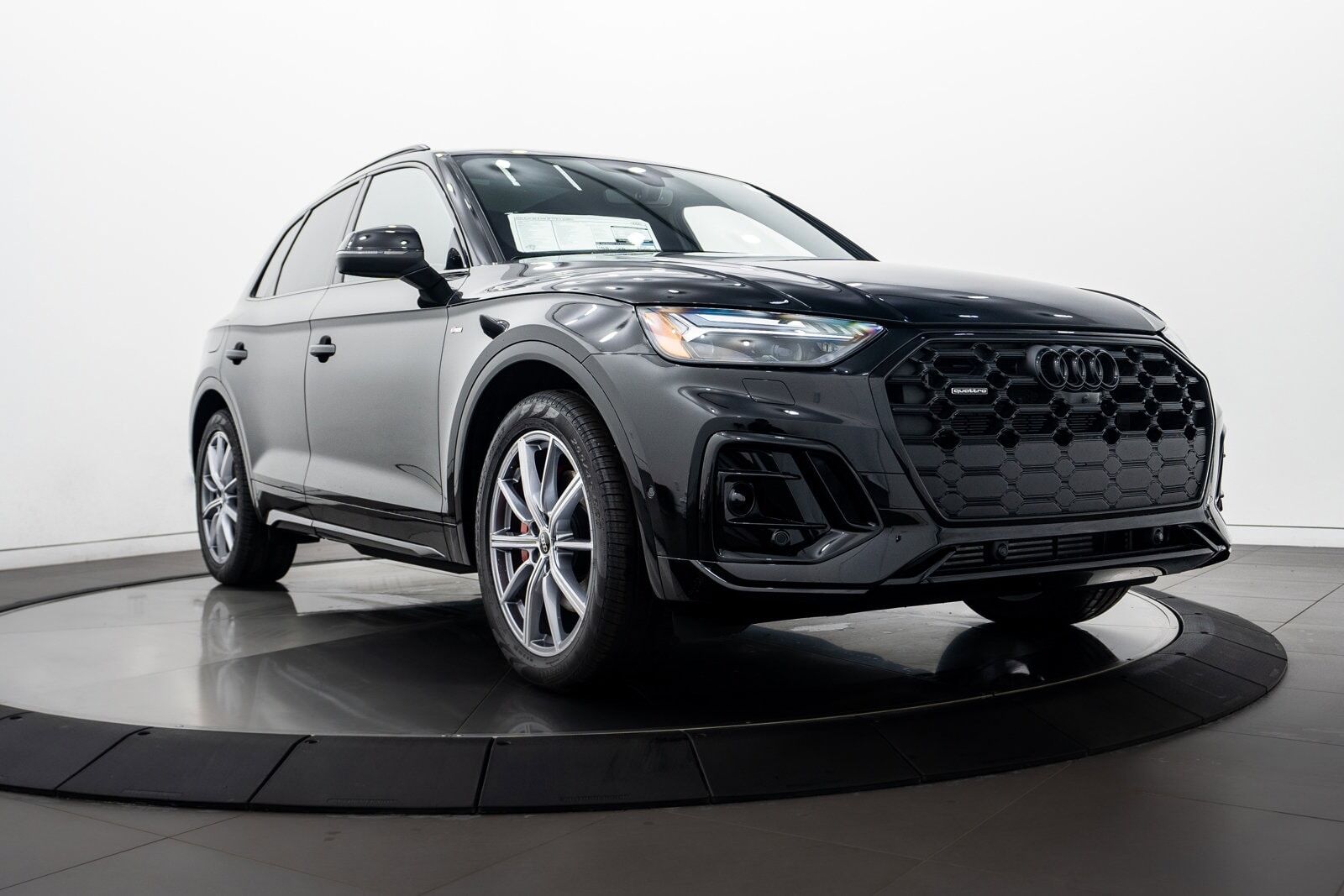 2024 AUDI Q5 e