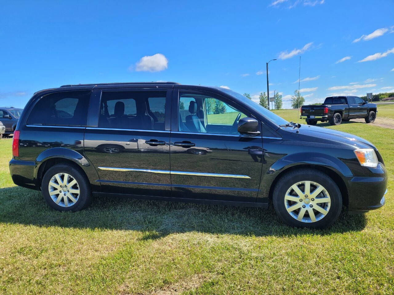 2013 CHRYSLER Town and Country