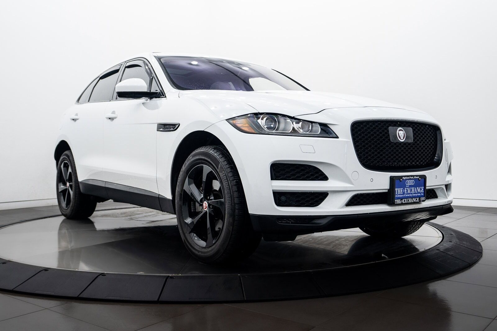 2019 JAGUAR F-Pace