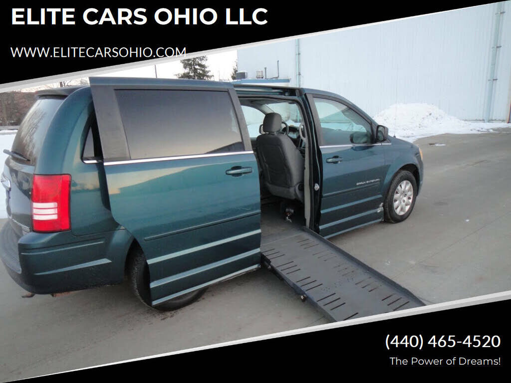 2009 CHRYSLER Town and Country