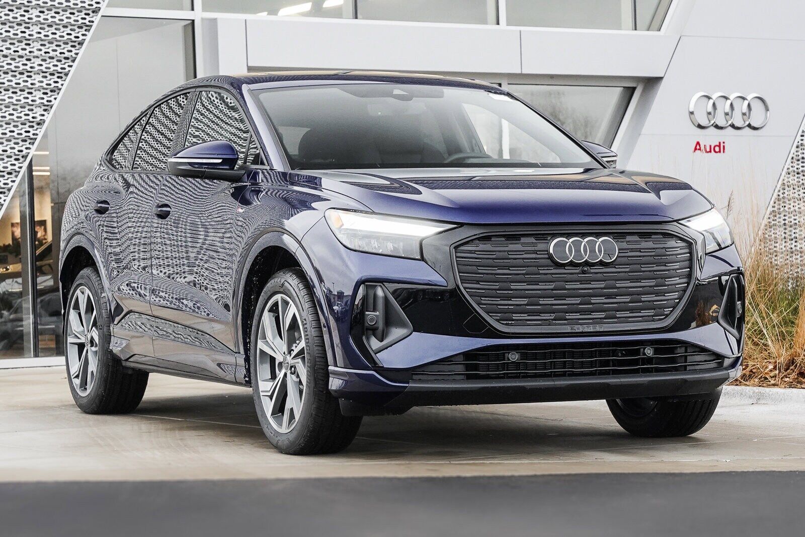 2024 AUDI Q4