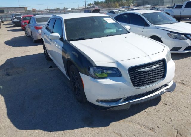 2019 CHRYSLER 300