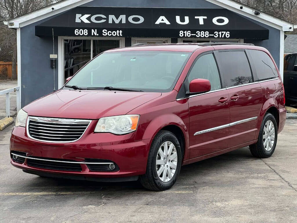 2014 CHRYSLER Town and Country