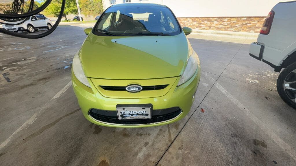 2011 FORD Fiesta