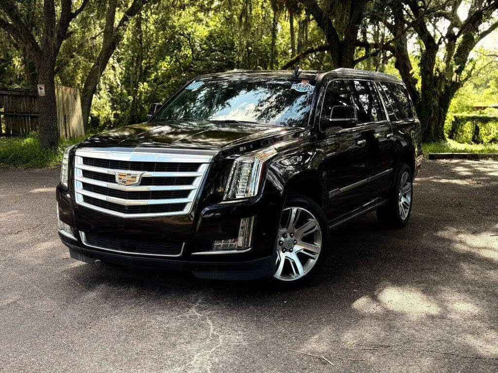 2017 CADILLAC Escalade ESV