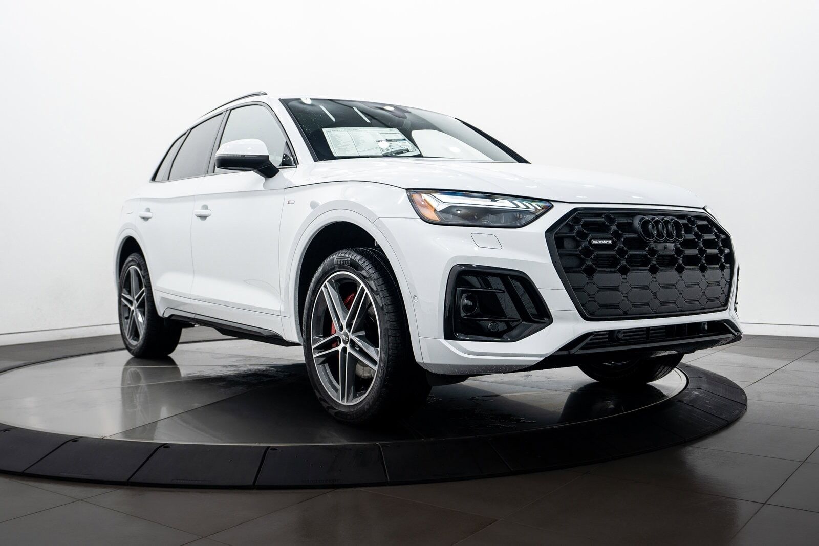 2024 AUDI Q5 e