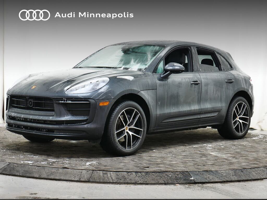 2023 PORSCHE Macan