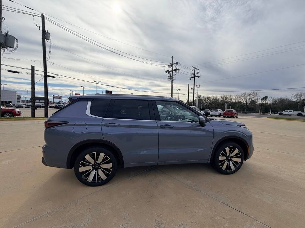 2026 MITSUBISHI Outlander