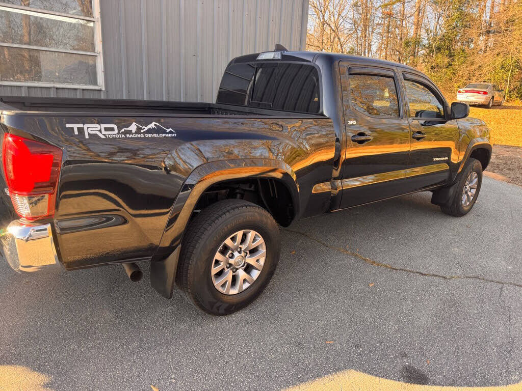 2018 TOYOTA Tacoma