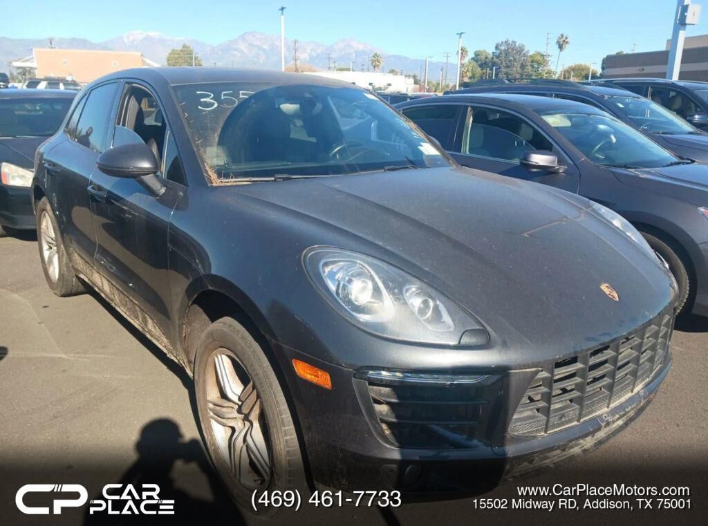 2017 PORSCHE Macan
