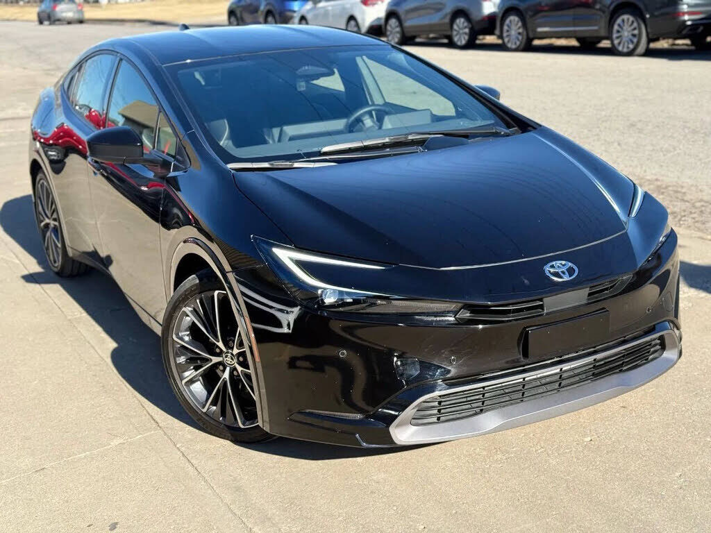 2024 TOYOTA PRIUS