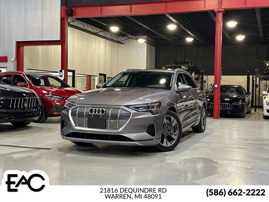 2022 AUDI e-tron