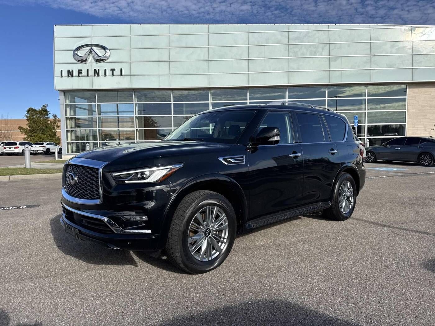 2023 INFINITI QX80
