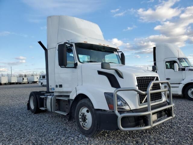 2018 VOLVO TRUCK VNL