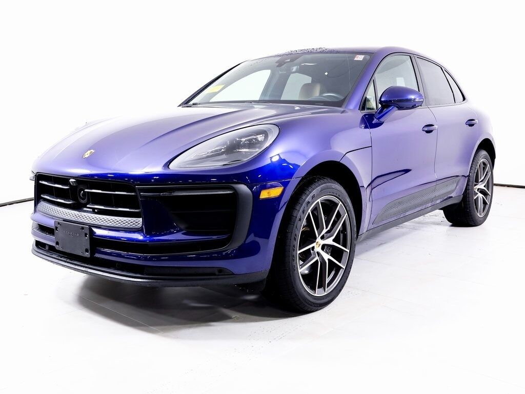 2023 PORSCHE Macan