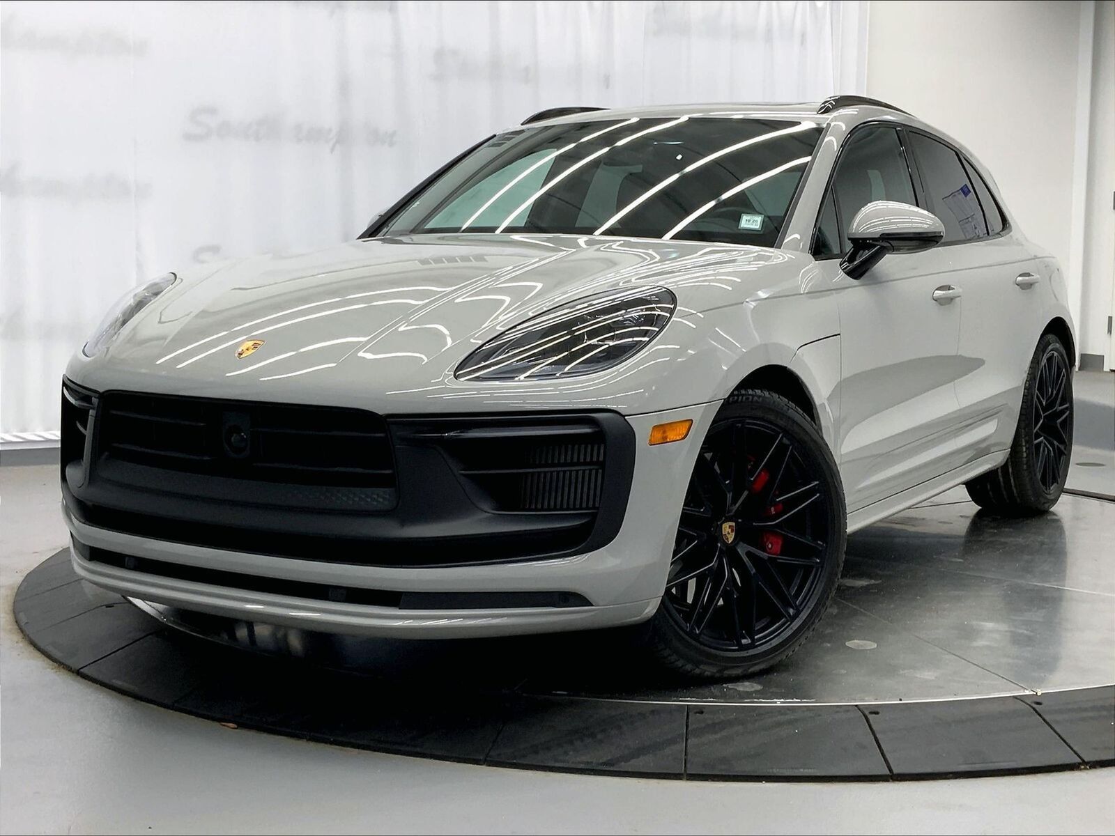 2024 PORSCHE Macan