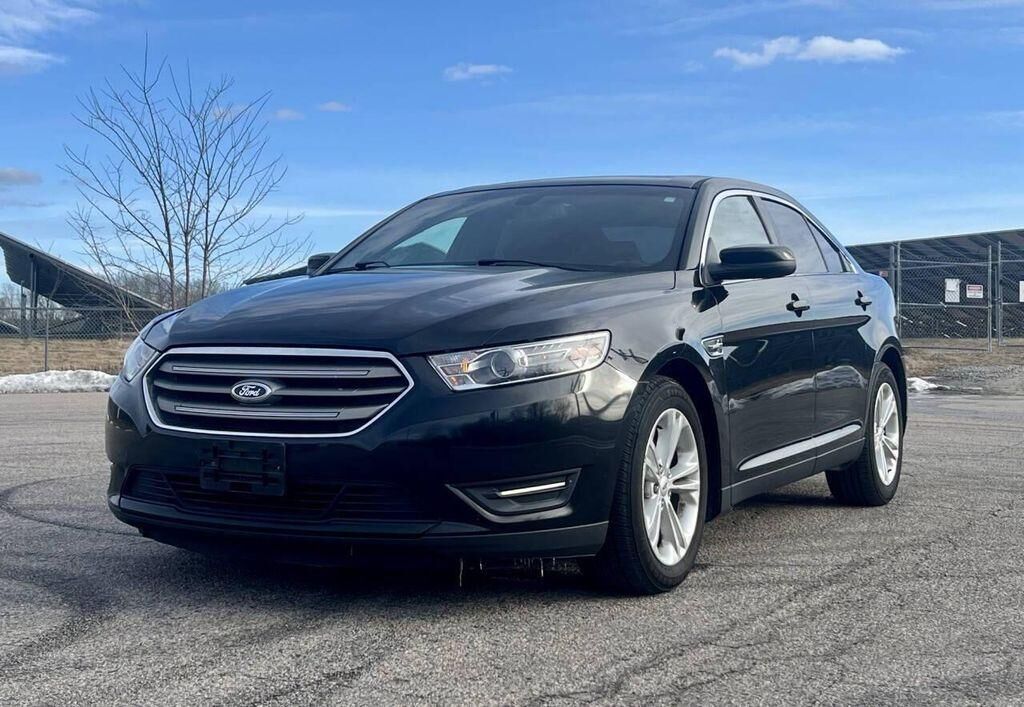 2013 FORD Taurus