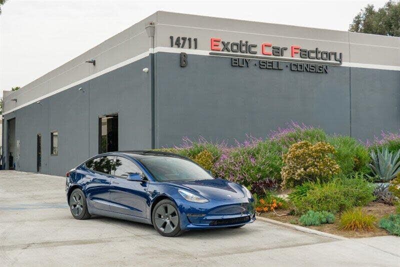 2022 TESLA Model 3