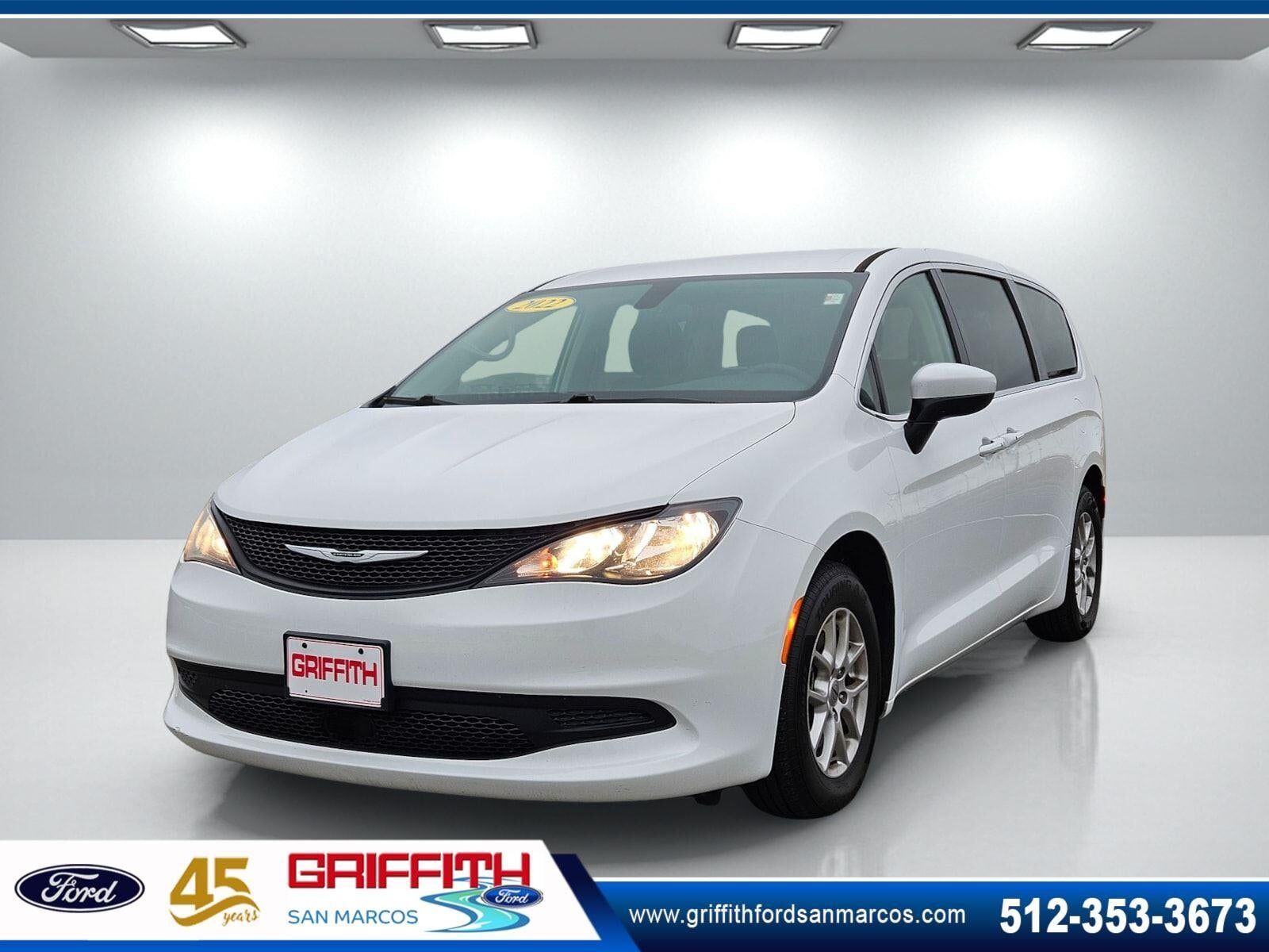 2022 CHRYSLER Voyager