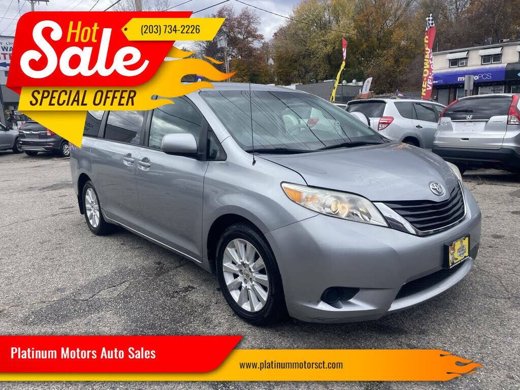 2012 TOYOTA Sienna