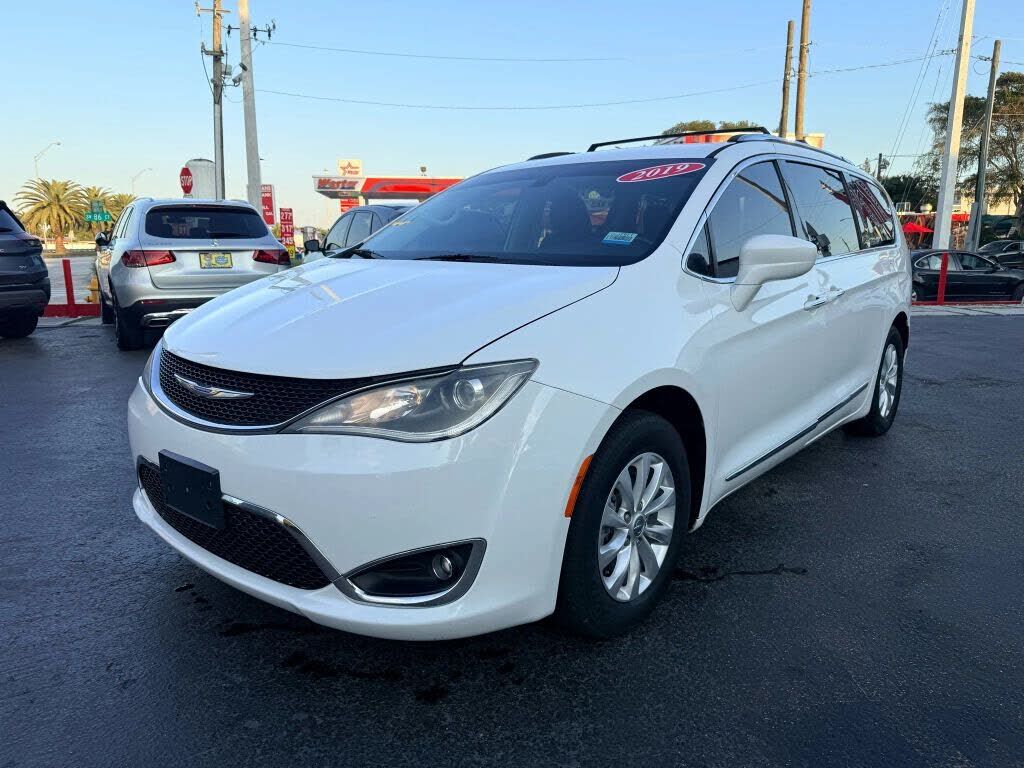 2019 CHRYSLER Pacifica