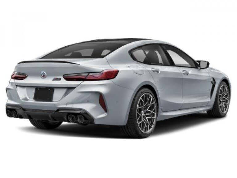2023 BMW M8
